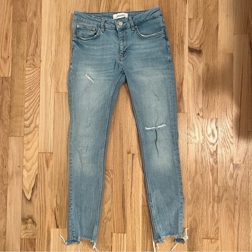 Zara Women's Light Blue Distressed Jeans